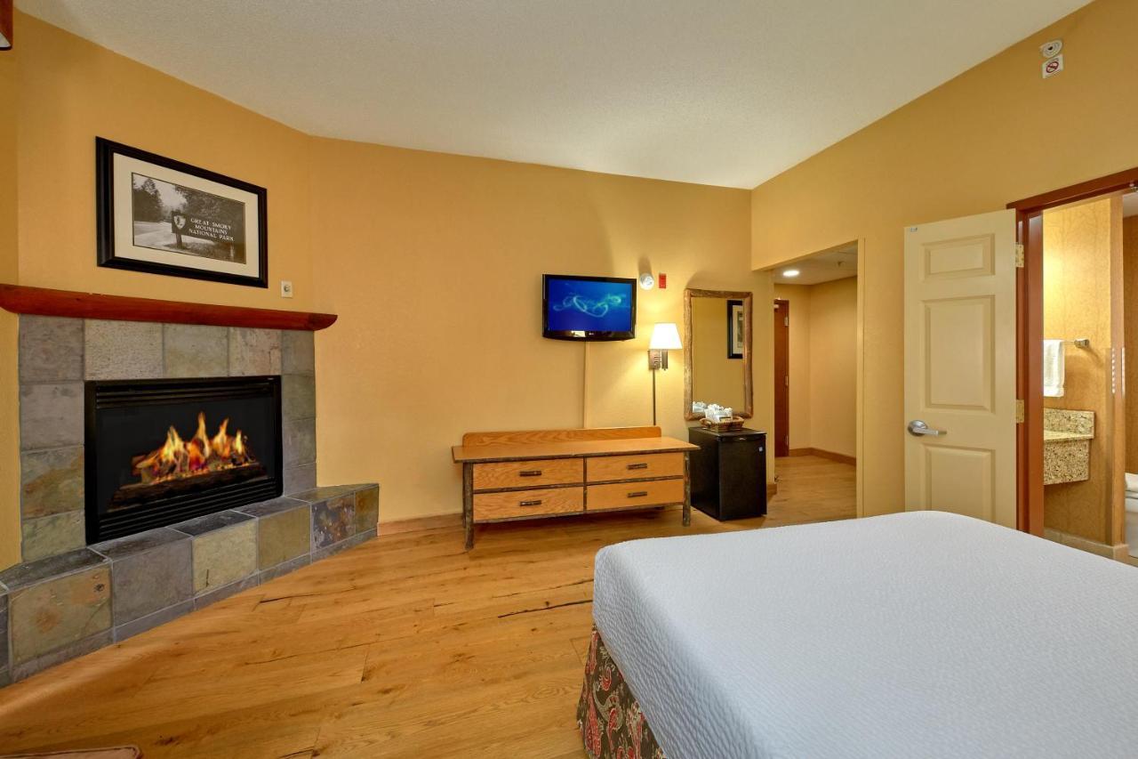 Bearskin Lodge On The River Gatlinburg Εξωτερικό φωτογραφία